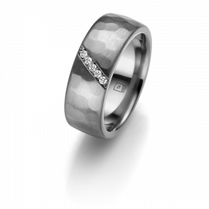 Tantalumring mit strukturierter Oberfläche und Diamanten besetzt, Breite variabel