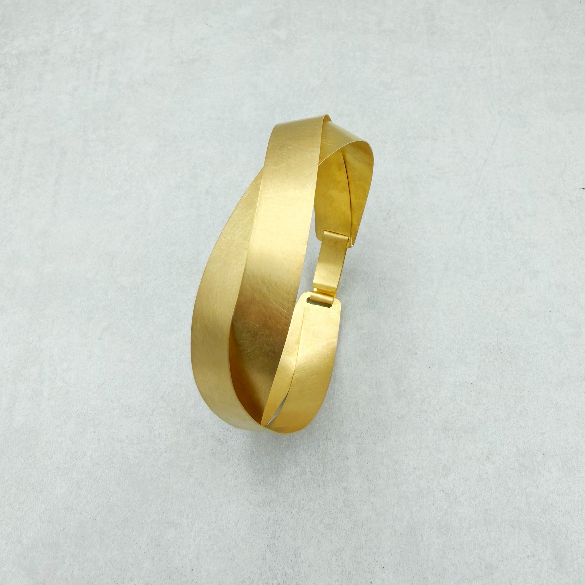 Geflochtener Gold Armreif – Bild 2