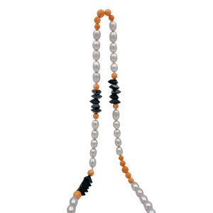 Lange Kette mit Onyx und Koralle