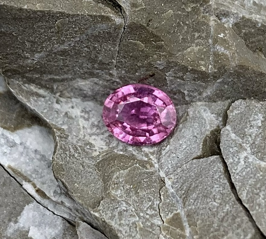 Pinker Spinell