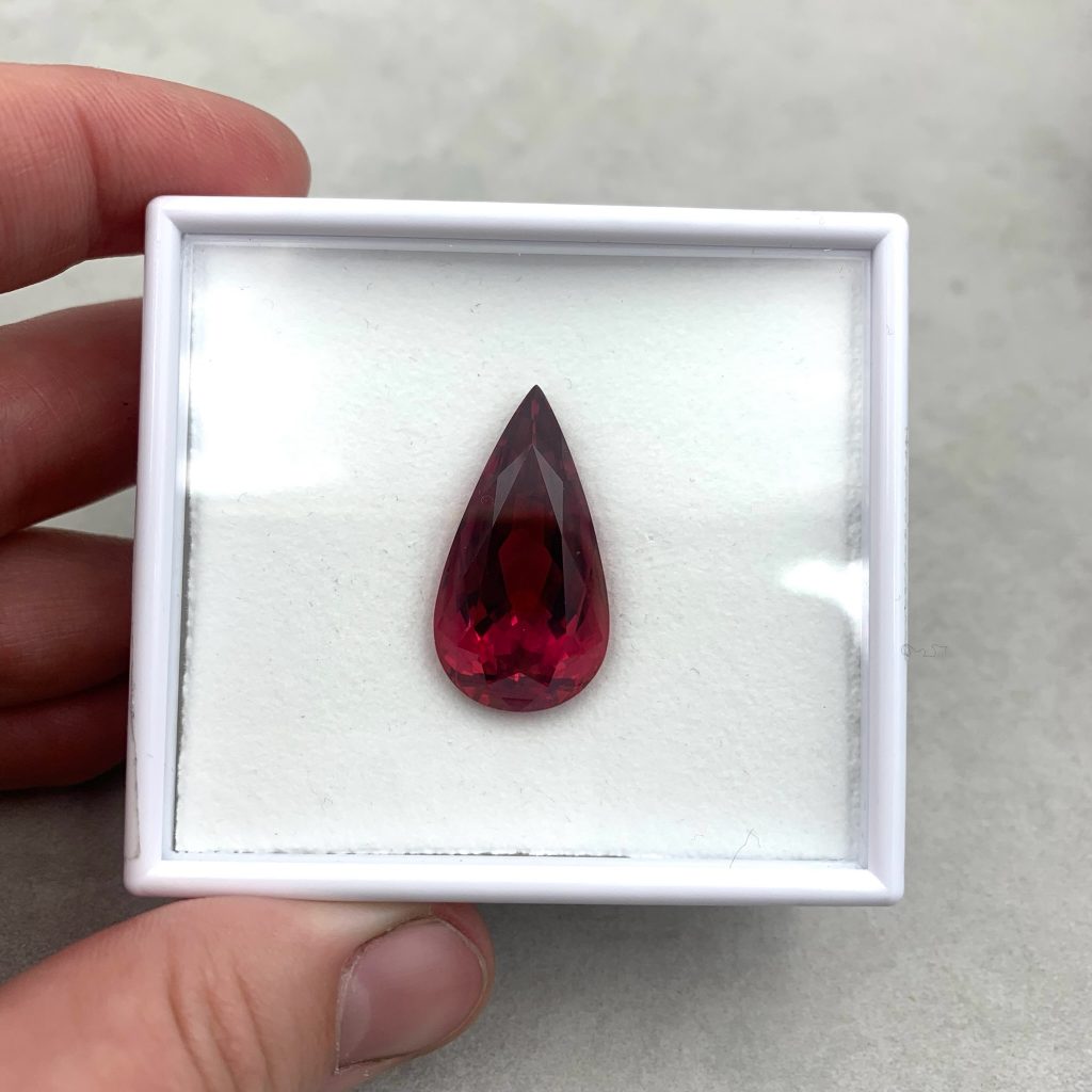 Roter Turmalin