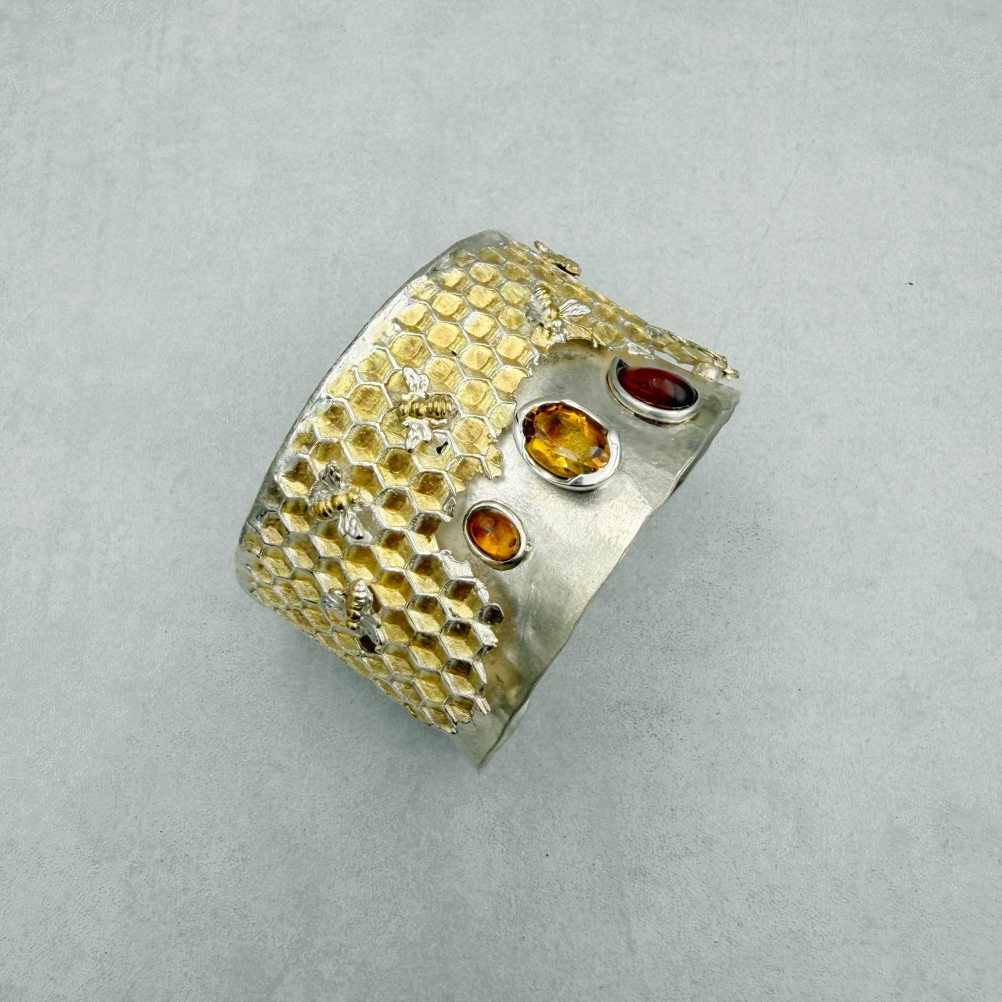 Queen B. - Statement Armreif – Bild 11