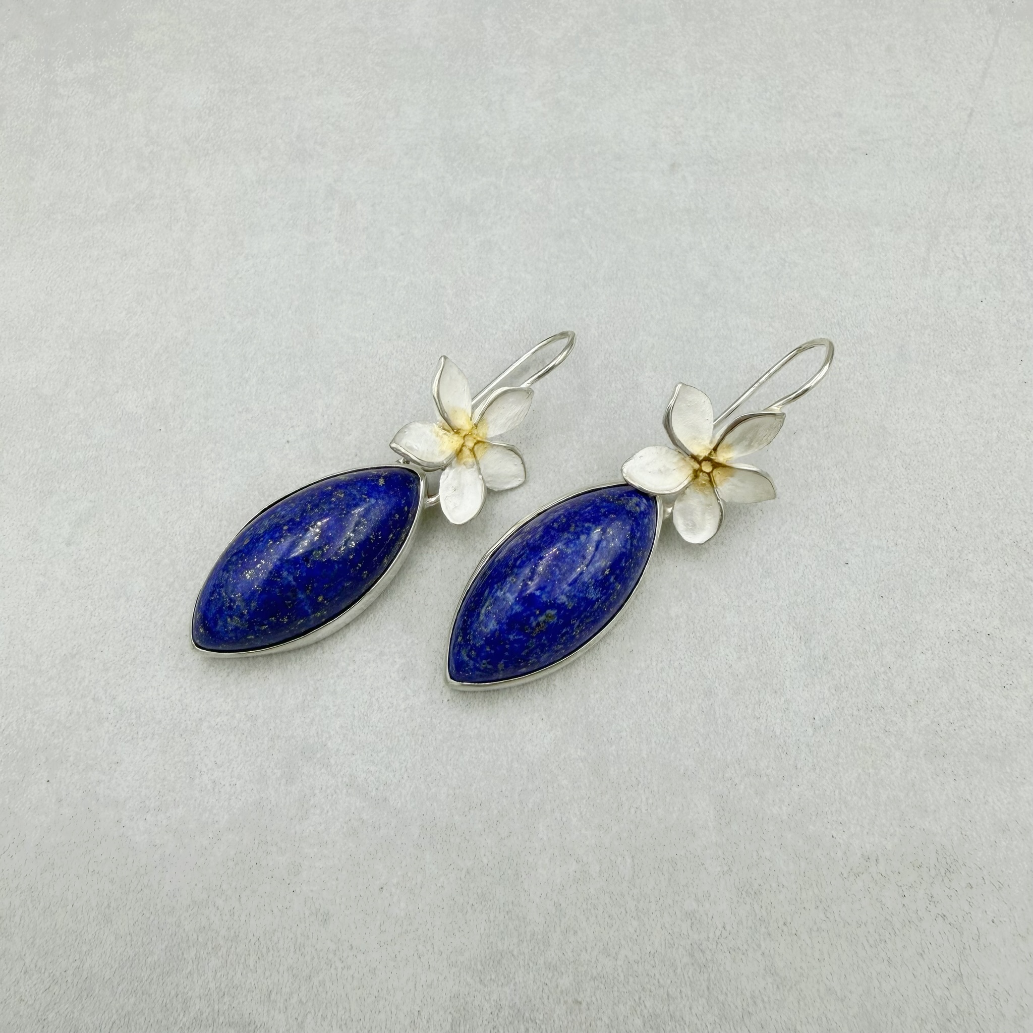 Frangipani - Lapislazuli Ohrhänger – Bild 5
