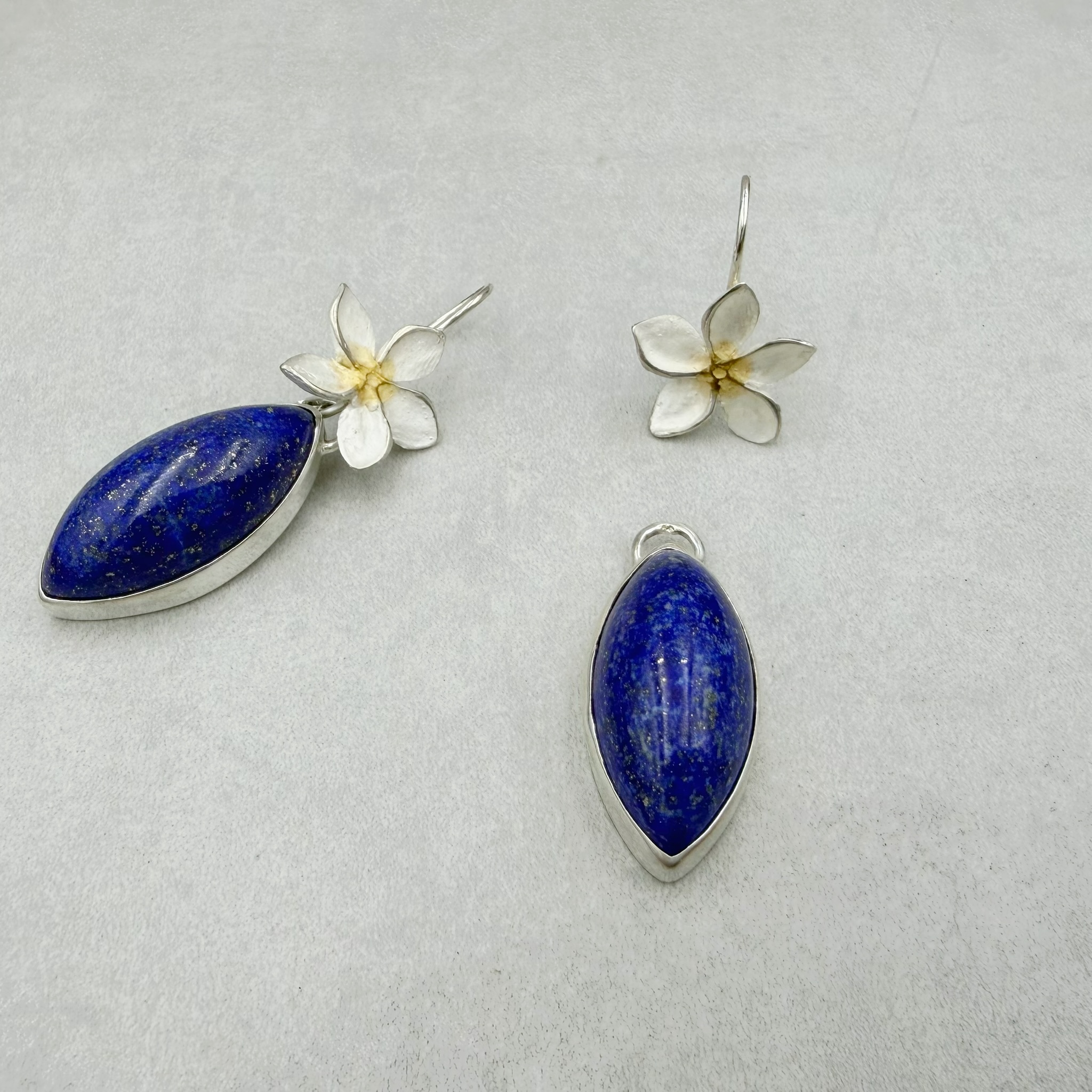 Frangipani - Lapislazuli Ohrhänger – Bild 6